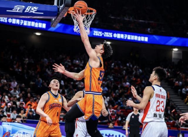 2026世界杯官网-王哲林：十几年生涯达成万分非常开心，希望未来实现更多目标